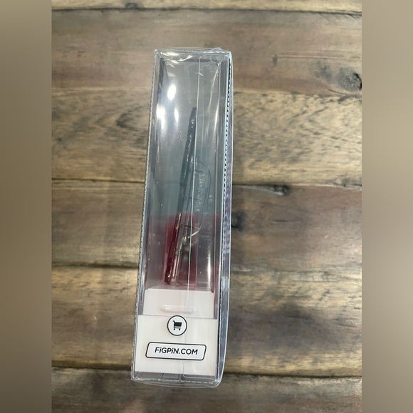 NWT. FIGPIN Disney Parks 2023 Marvel She Hulk #1105 LE Figpin Pin - Picture 4 of 6